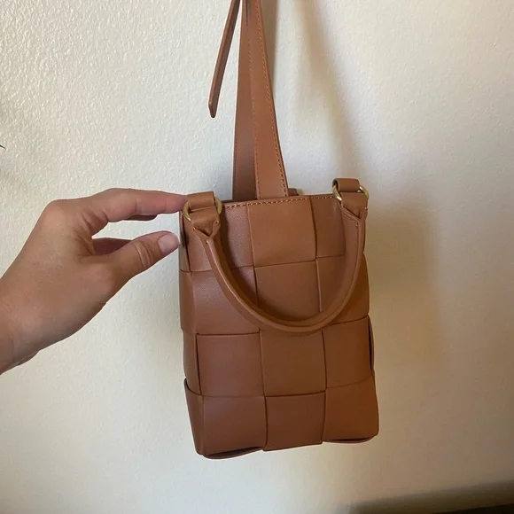 J.Mclaughlin Women’s Garance Woven Leather Handbag Crossbody Bag Tan Resortwear - Picture 10 of 14